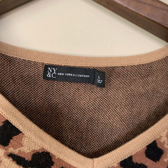 New York & Company NY&C Leopard Print Sweater Large - Picture 4 of 7